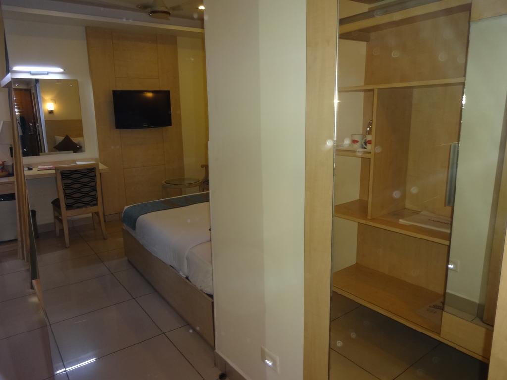 Hotel Southern Grand Vijayawāda Extérieur photo
