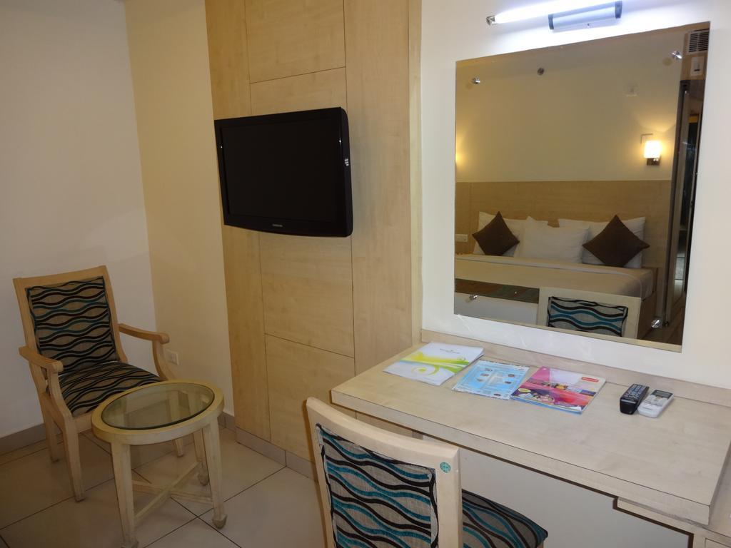 Hotel Southern Grand Vijayawāda Extérieur photo
