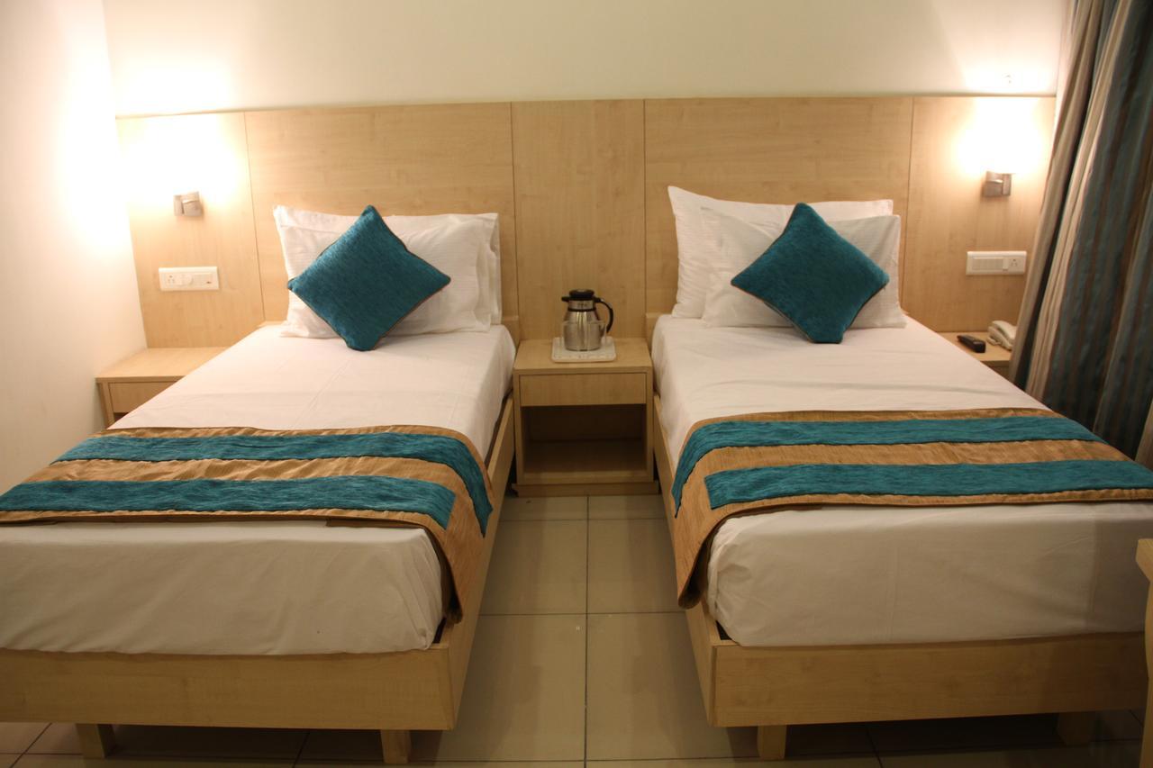 Hotel Southern Grand Vijayawāda Extérieur photo