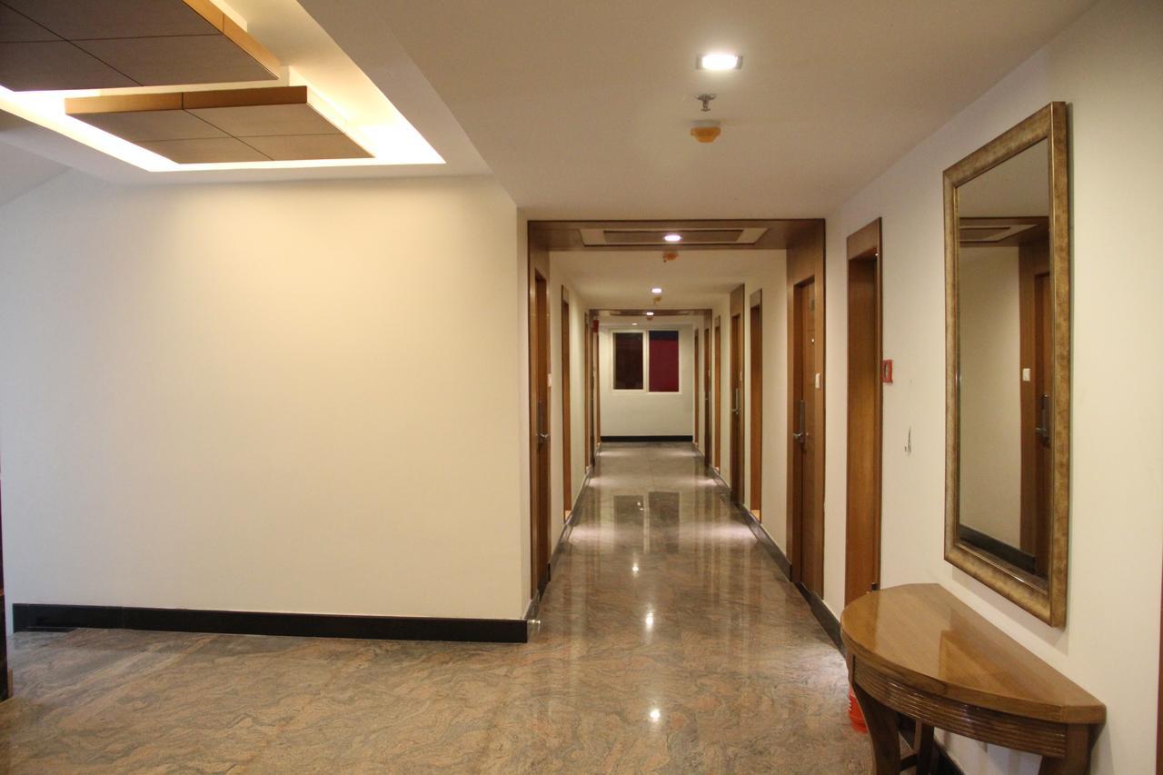 Hotel Southern Grand Vijayawāda Extérieur photo